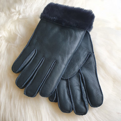 Ötujjas, nappásított, kézműves, kékes színű férfi irha kesztyű