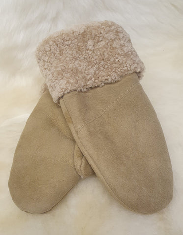 Egyujjas, kézműves, mogyoró színű női irha kesztyű