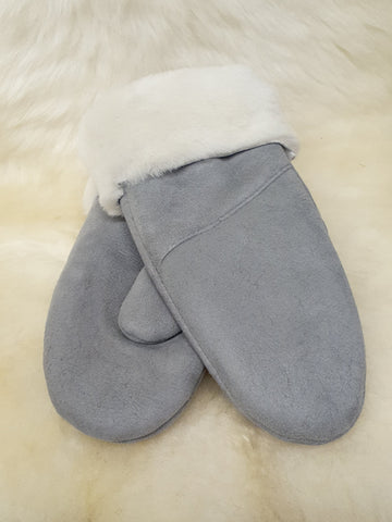 Egyujjas, kézműves, szürke színű női irha kesztyű