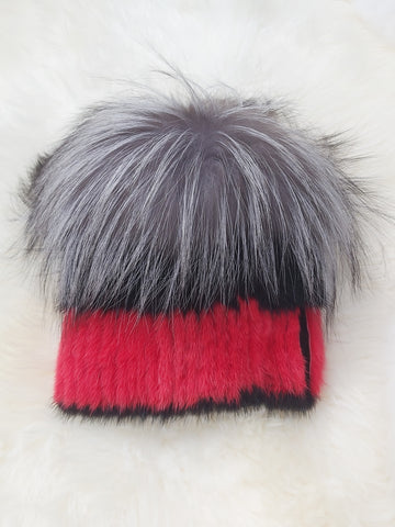 Fekete-piros színű, kézműves női szőrme sapka