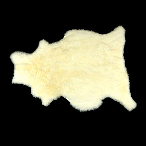 Natúr vagy krémes színű, birka vagy báránybőr