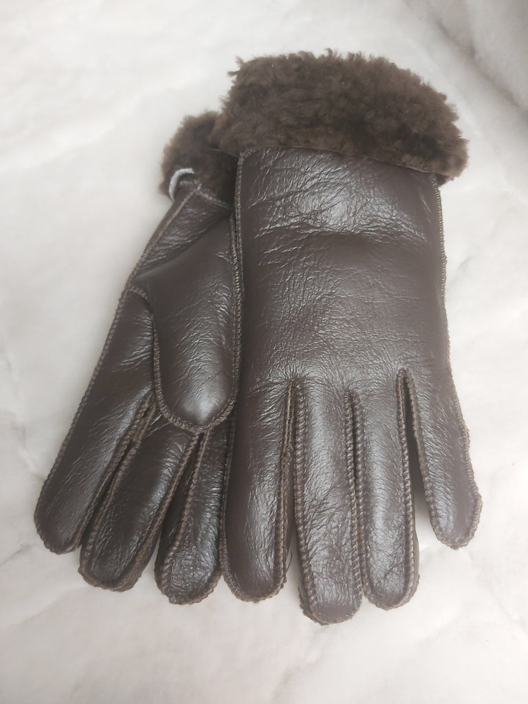 Ötujjas, nappásított, kézműves, sötétbarna színű női irha kesztyű