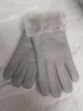 Ötujjas,világos szürke színű, nappásított, kézműves, női irha kesztyű