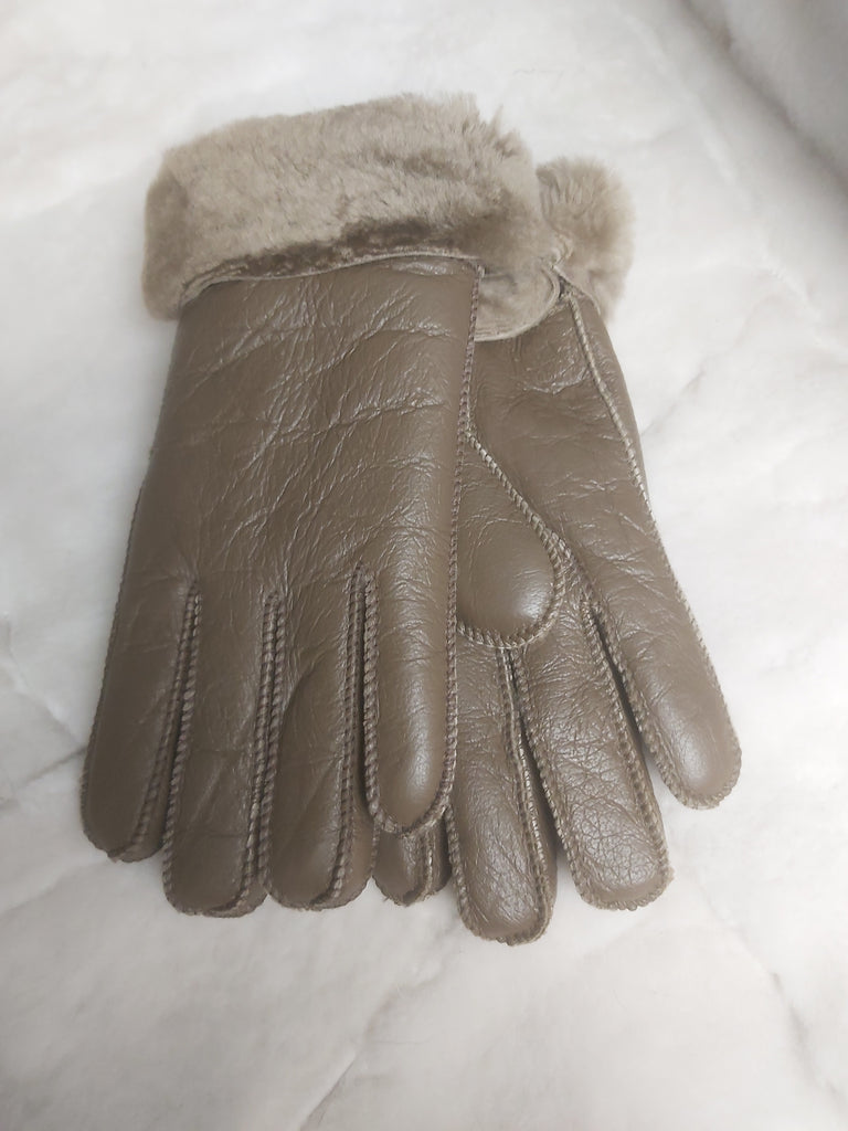 Ötujjas, nappásított, kézműves, mogyoró színű női irha kesztyű